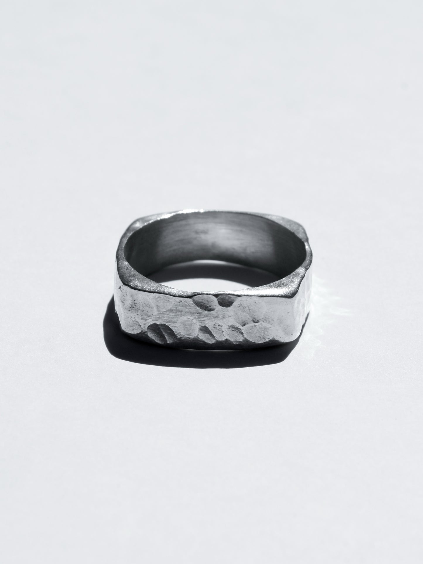 Anillo Rectangular Martillado