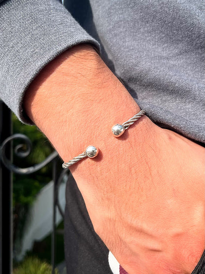 Brazalete Minimalista Torcido