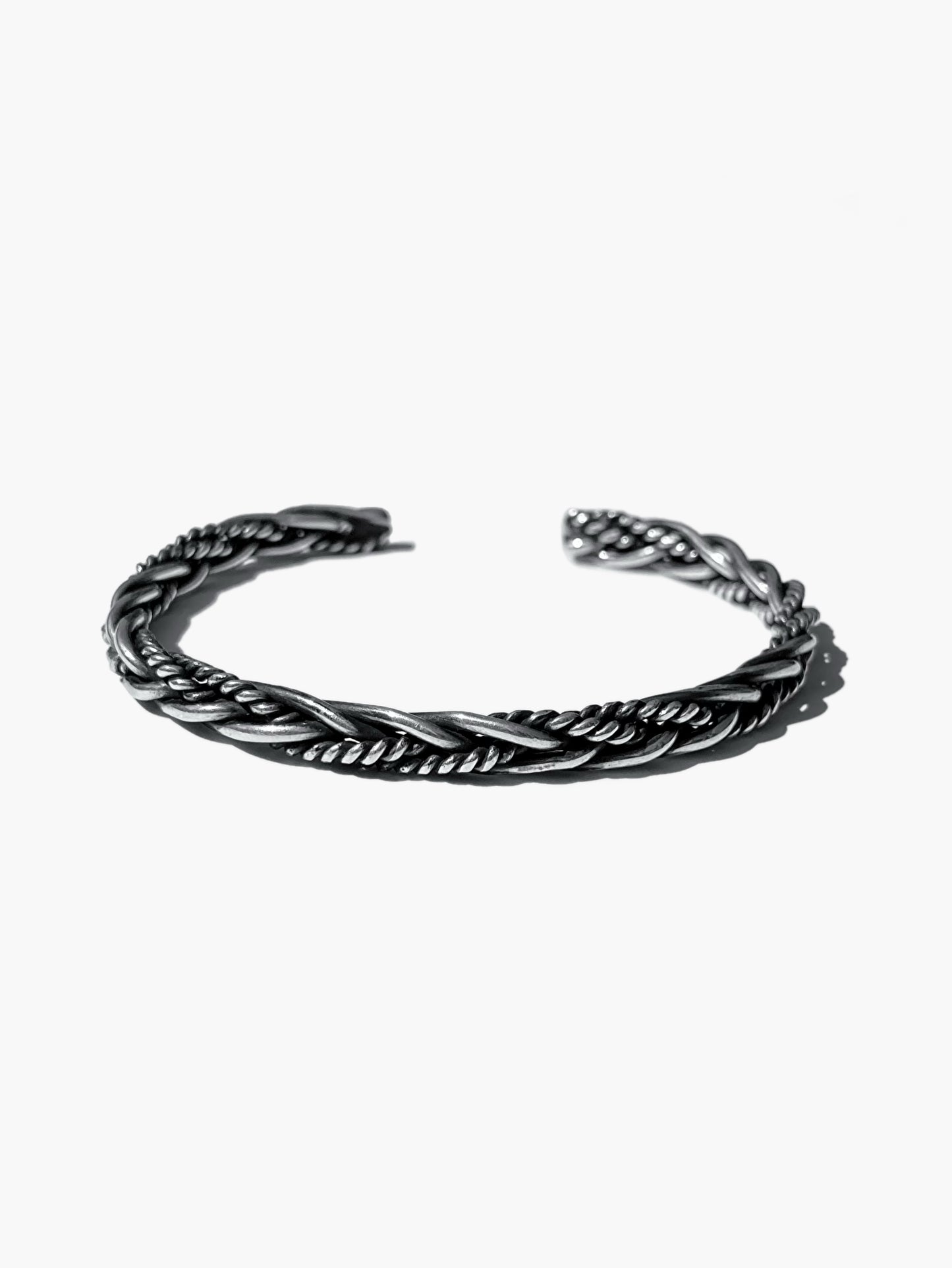 Brazalete Trenza y Clavo