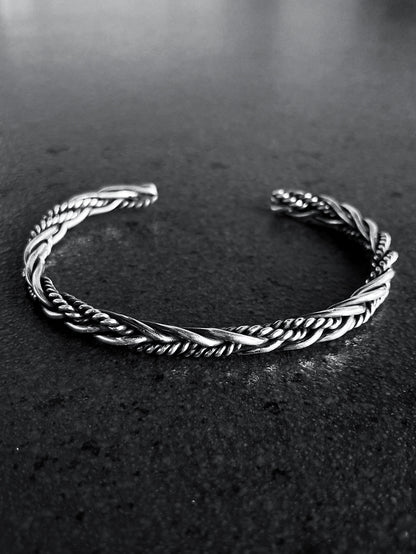 Brazalete Trenza y Clavo